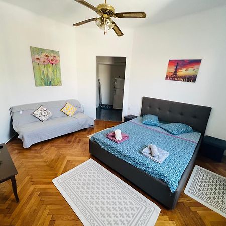Unirii Downtown Apartment Bukarest Eksteriør billede